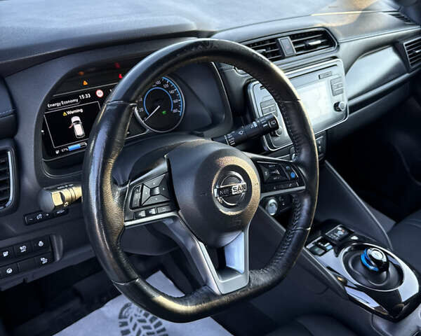 Зеленый Ниссан Лиф, объемом двигателя 0 л и пробегом 149 тыс. км за 11399 $, фото 19 на Automoto.ua