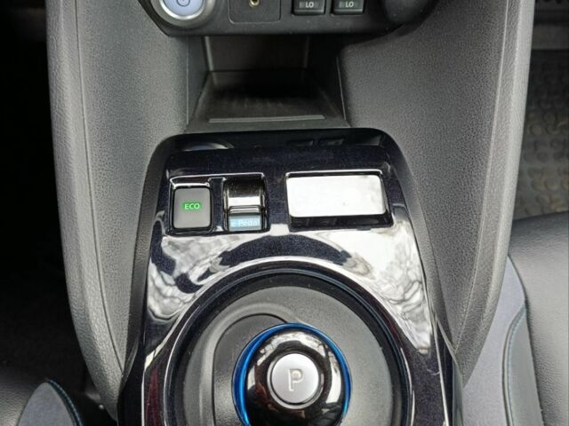 Зеленый Ниссан Лиф, объемом двигателя 0 л и пробегом 115 тыс. км за 13000 $, фото 14 на Automoto.ua