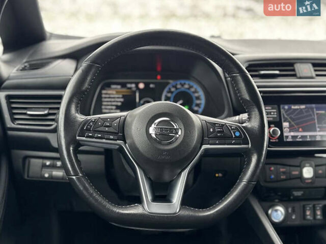 Зеленый Ниссан Лиф, объемом двигателя 0 л и пробегом 99 тыс. км за 11990 $, фото 40 на Automoto.ua