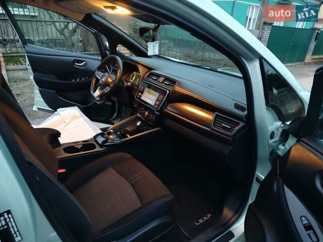 Зеленый Ниссан Лиф, объемом двигателя 0 л и пробегом 185 тыс. км за 9200 $, фото 14 на Automoto.ua