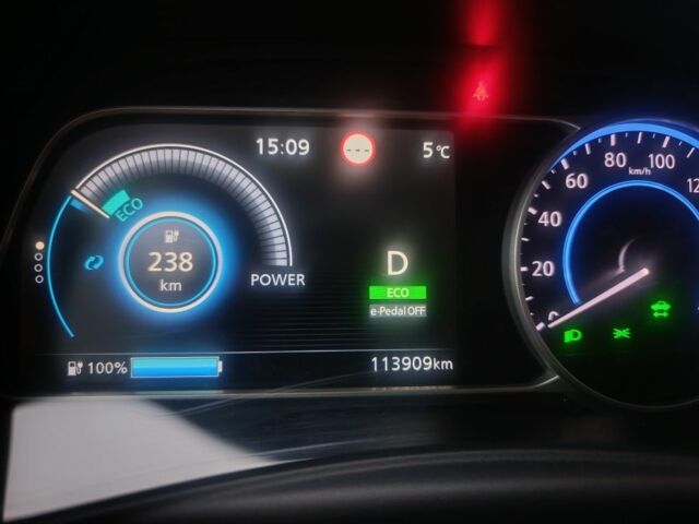 Зеленый Ниссан Лиф, объемом двигателя 0 л и пробегом 115 тыс. км за 13000 $, фото 1 на Automoto.ua