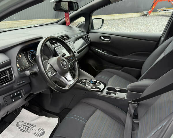 Зеленый Ниссан Лиф, объемом двигателя 0 л и пробегом 83 тыс. км за 11999 $, фото 24 на Automoto.ua