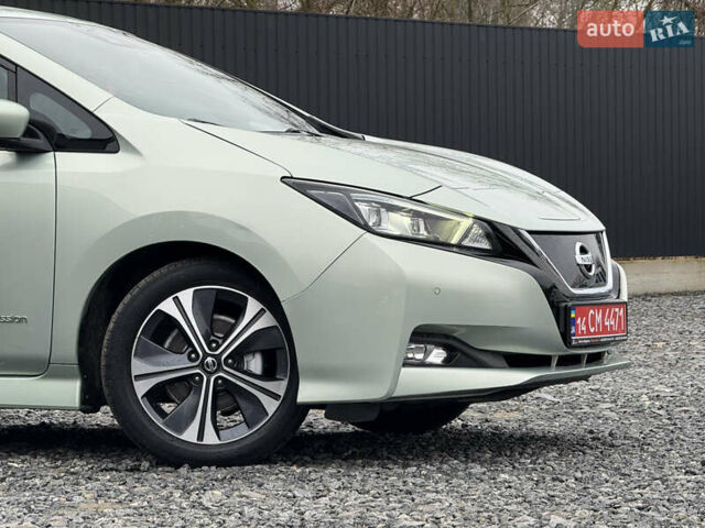 Зеленый Ниссан Лиф, объемом двигателя 0 л и пробегом 83 тыс. км за 11999 $, фото 7 на Automoto.ua