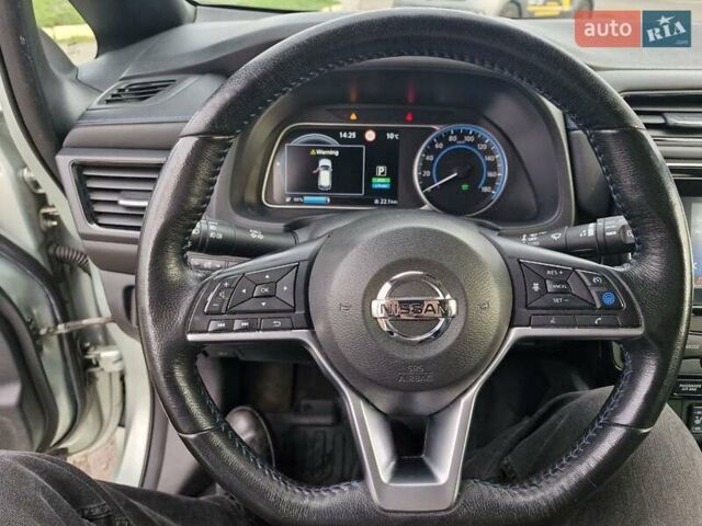 Зеленый Ниссан Лиф, объемом двигателя 0 л и пробегом 70 тыс. км за 13899 $, фото 18 на Automoto.ua