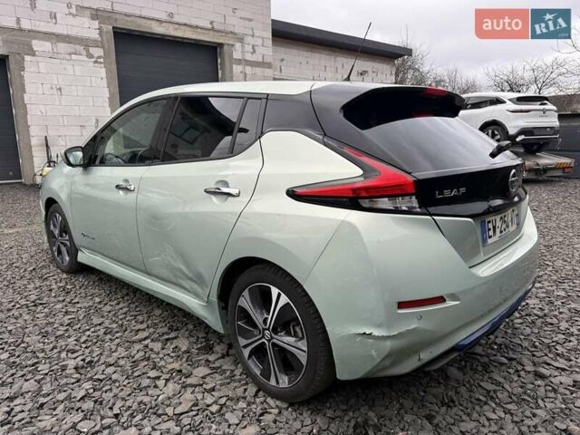 Зеленый Ниссан Лиф, объемом двигателя 0 л и пробегом 129 тыс. км за 11200 $, фото 6 на Automoto.ua