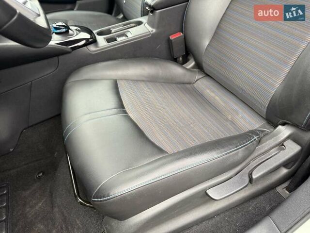 Зеленый Ниссан Лиф, объемом двигателя 0 л и пробегом 129 тыс. км за 11200 $, фото 18 на Automoto.ua