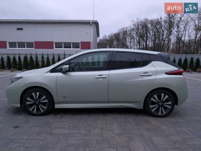 Зеленый Ниссан Лиф, объемом двигателя 0 л и пробегом 81 тыс. км за 11250 $, фото 15 на Automoto.ua