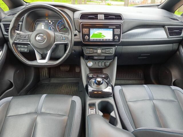 Зеленый Ниссан Лиф, объемом двигателя 0 л и пробегом 115 тыс. км за 13000 $, фото 4 на Automoto.ua