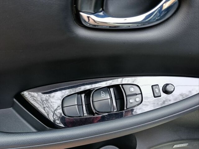 Зеленый Ниссан Лиф, объемом двигателя 0 л и пробегом 115 тыс. км за 13000 $, фото 10 на Automoto.ua