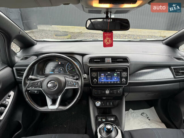 Зеленый Ниссан Лиф, объемом двигателя 0 л и пробегом 83 тыс. км за 11999 $, фото 16 на Automoto.ua