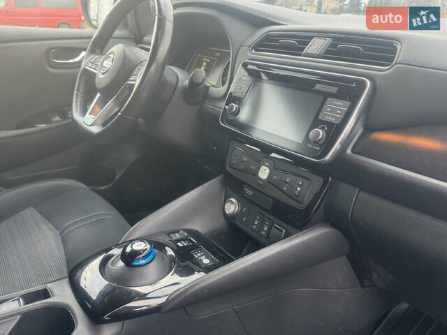 Зеленый Ниссан Лиф, объемом двигателя 0 л и пробегом 118 тыс. км за 12400 $, фото 13 на Automoto.ua