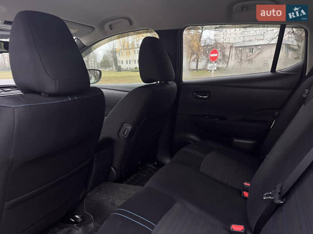 Зелений Ніссан Ліф, об'ємом двигуна 0 л та пробігом 133 тис. км за 12500 $, фото 7 на Automoto.ua