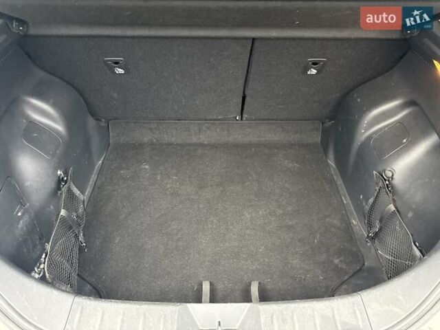 Зеленый Ниссан Лиф, объемом двигателя 0 л и пробегом 129 тыс. км за 11200 $, фото 33 на Automoto.ua