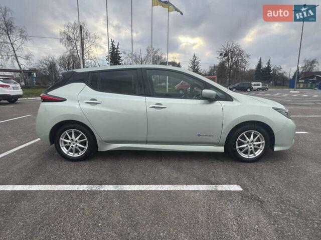 Зеленый Ниссан Лиф, объемом двигателя 0 л и пробегом 118 тыс. км за 12400 $, фото 7 на Automoto.ua