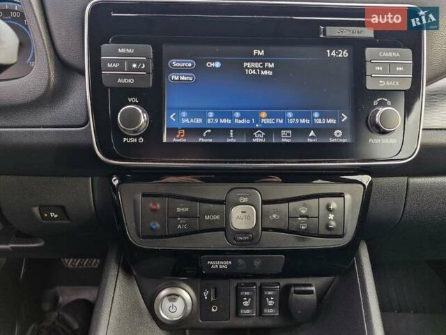 Зеленый Ниссан Лиф, объемом двигателя 0 л и пробегом 70 тыс. км за 13899 $, фото 22 на Automoto.ua