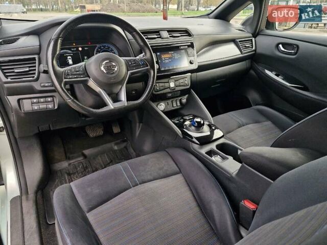 Зеленый Ниссан Лиф, объемом двигателя 0 л и пробегом 70 тыс. км за 13899 $, фото 16 на Automoto.ua