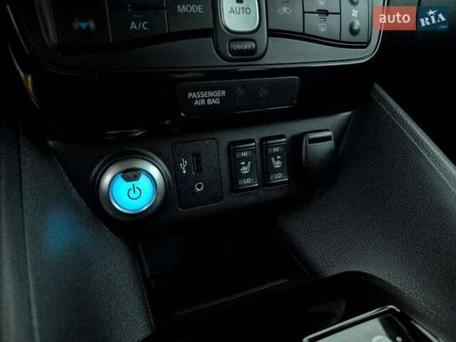 Зеленый Ниссан Лиф, объемом двигателя 0 л и пробегом 81 тыс. км за 11250 $, фото 34 на Automoto.ua