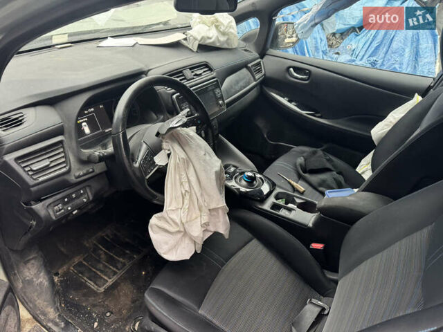 Зелений Ніссан Ліф, об'ємом двигуна 0 л та пробігом 156 тис. км за 6899 $, фото 6 на Automoto.ua