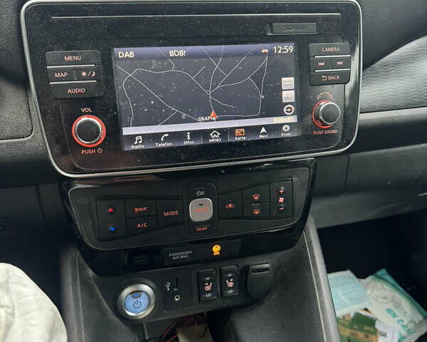 Зелений Ніссан Ліф, об'ємом двигуна 0 л та пробігом 156 тис. км за 6899 $, фото 13 на Automoto.ua