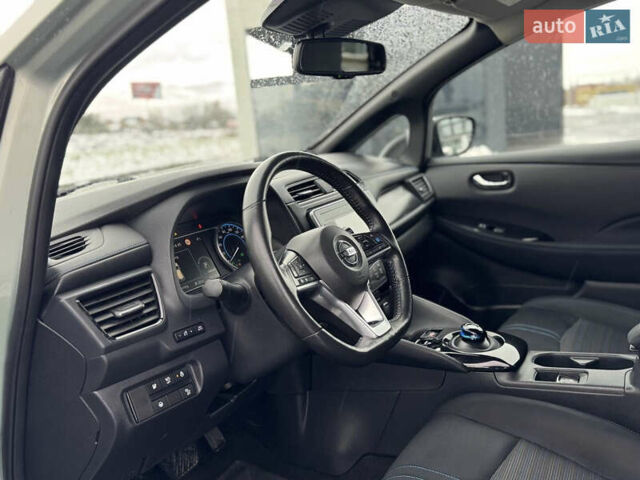 Зеленый Ниссан Лиф, объемом двигателя 0 л и пробегом 99 тыс. км за 11990 $, фото 27 на Automoto.ua