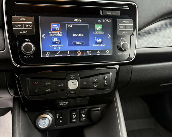 Зеленый Ниссан Лиф, объемом двигателя 0 л и пробегом 83 тыс. км за 11999 $, фото 28 на Automoto.ua