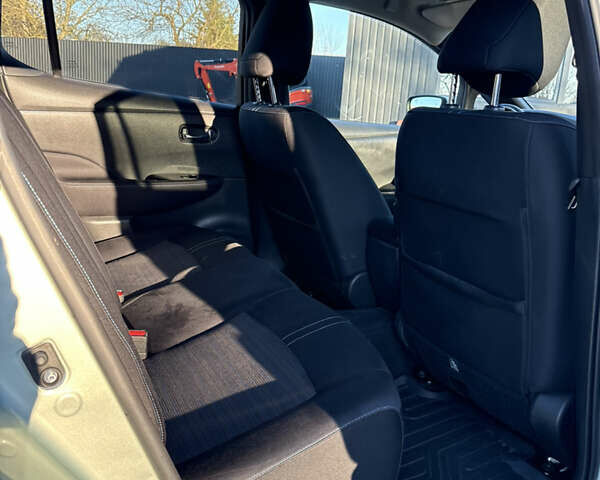 Зеленый Ниссан Лиф, объемом двигателя 0 л и пробегом 149 тыс. км за 11399 $, фото 28 на Automoto.ua