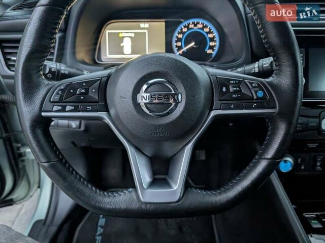 Зеленый Ниссан Лиф, объемом двигателя 0 л и пробегом 81 тыс. км за 11250 $, фото 36 на Automoto.ua