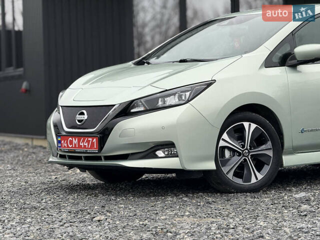 Зеленый Ниссан Лиф, объемом двигателя 0 л и пробегом 83 тыс. км за 11999 $, фото 5 на Automoto.ua