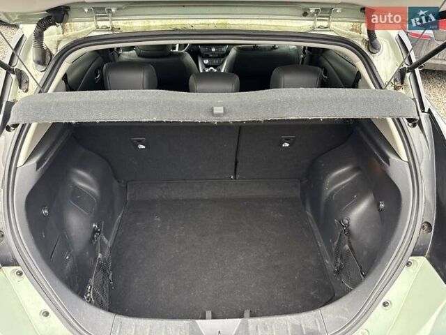 Зеленый Ниссан Лиф, объемом двигателя 0 л и пробегом 129 тыс. км за 11200 $, фото 32 на Automoto.ua