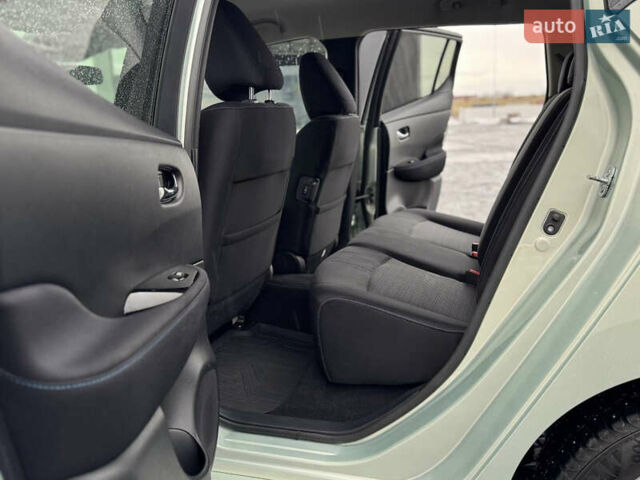 Зеленый Ниссан Лиф, объемом двигателя 0 л и пробегом 99 тыс. км за 11990 $, фото 47 на Automoto.ua