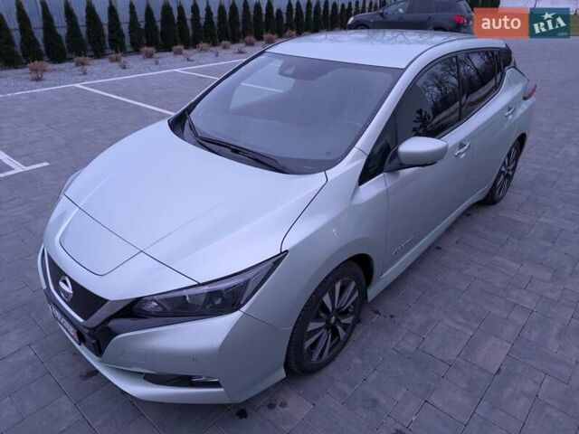 Зеленый Ниссан Лиф, объемом двигателя 0 л и пробегом 81 тыс. км за 11250 $, фото 16 на Automoto.ua