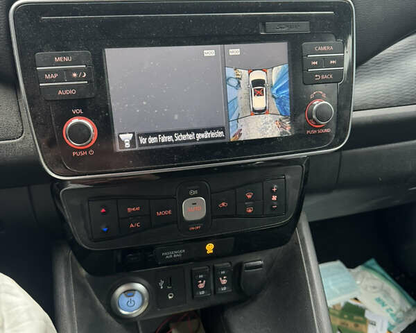 Зелений Ніссан Ліф, об'ємом двигуна 0 л та пробігом 156 тис. км за 6899 $, фото 12 на Automoto.ua