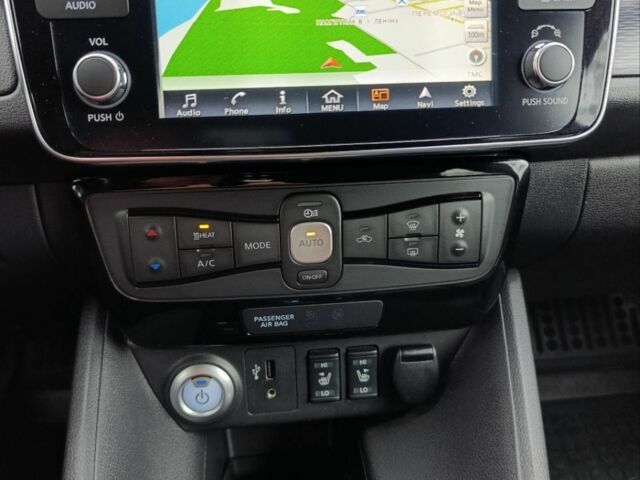 Зеленый Ниссан Лиф, объемом двигателя 0 л и пробегом 115 тыс. км за 13000 $, фото 13 на Automoto.ua