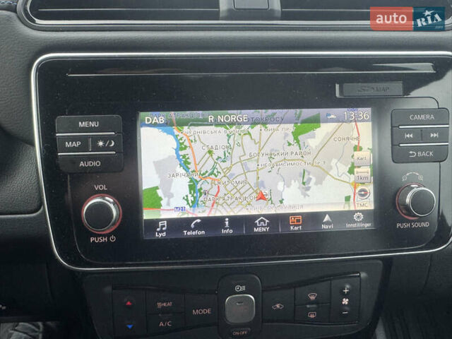 Зеленый Ниссан Лиф, объемом двигателя 0 л и пробегом 118 тыс. км за 12400 $, фото 23 на Automoto.ua