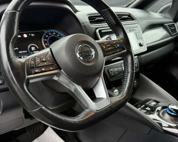 Зеленый Ниссан Лиф, объемом двигателя 0 л и пробегом 83 тыс. км за 11999 $, фото 26 на Automoto.ua