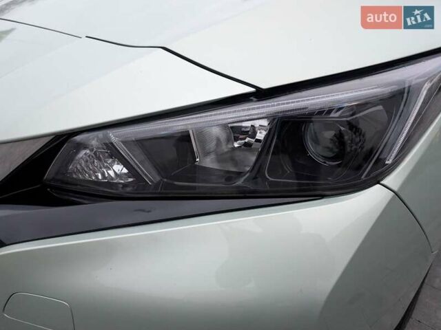 Зеленый Ниссан Лиф, объемом двигателя 0 л и пробегом 81 тыс. км за 11250 $, фото 26 на Automoto.ua