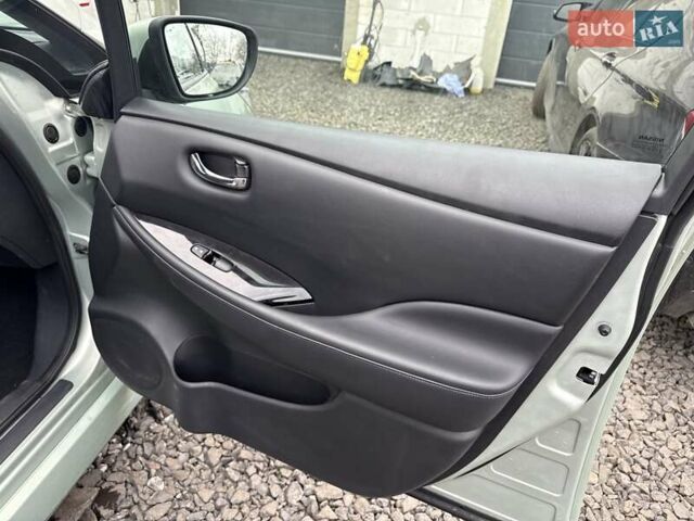 Зеленый Ниссан Лиф, объемом двигателя 0 л и пробегом 129 тыс. км за 11200 $, фото 24 на Automoto.ua