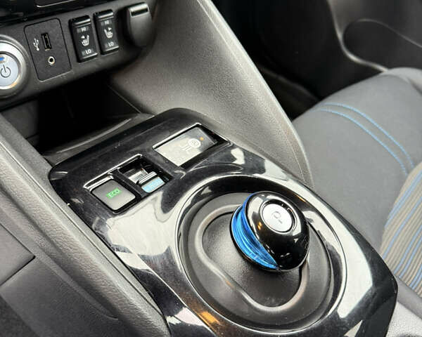 Зеленый Ниссан Лиф, объемом двигателя 0 л и пробегом 83 тыс. км за 11999 $, фото 27 на Automoto.ua