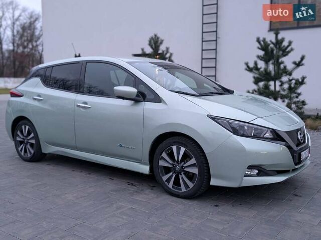 Зеленый Ниссан Лиф, объемом двигателя 0 л и пробегом 81 тыс. км за 11250 $, фото 6 на Automoto.ua