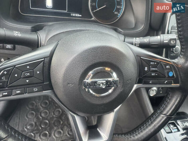 Зеленый Ниссан Лиф, объемом двигателя 0 л и пробегом 118 тыс. км за 12400 $, фото 27 на Automoto.ua