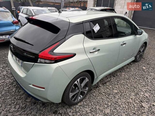 Зеленый Ниссан Лиф, объемом двигателя 0 л и пробегом 129 тыс. км за 11200 $, фото 12 на Automoto.ua