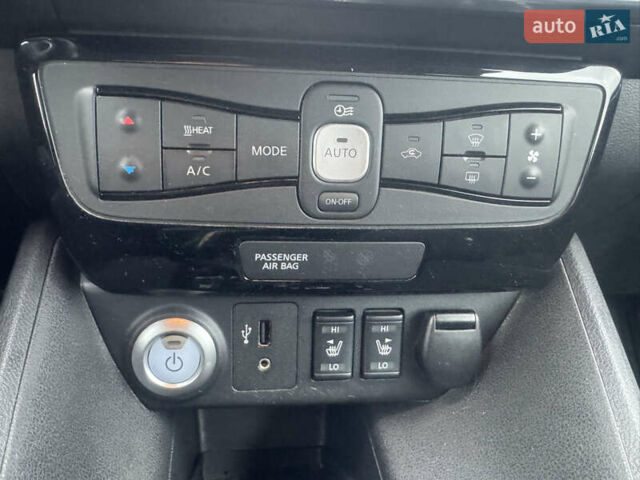 Зеленый Ниссан Лиф, объемом двигателя 0 л и пробегом 118 тыс. км за 12950 $, фото 26 на Automoto.ua