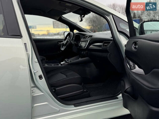 Зеленый Ниссан Лиф, объемом двигателя 0 л и пробегом 99 тыс. км за 11990 $, фото 38 на Automoto.ua