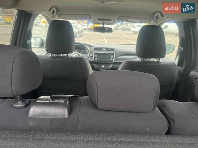 Зеленый Ниссан Лиф, объемом двигателя 0 л и пробегом 118 тыс. км за 12400 $, фото 12 на Automoto.ua