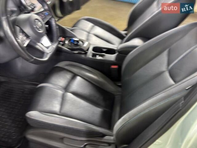 Зеленый Ниссан Лиф, объемом двигателя 0 л и пробегом 115 тыс. км за 12900 $, фото 18 на Automoto.ua