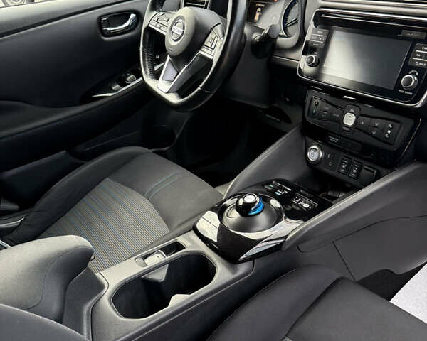 Зеленый Ниссан Лиф, объемом двигателя 0 л и пробегом 83 тыс. км за 12550 $, фото 26 на Automoto.ua