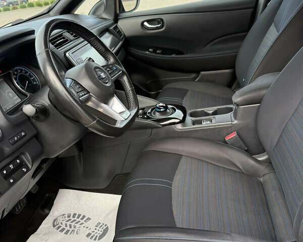 Зеленый Ниссан Лиф, объемом двигателя 0 л и пробегом 83 тыс. км за 12550 $, фото 29 на Automoto.ua