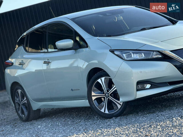 Зеленый Ниссан Лиф, объемом двигателя 0 л и пробегом 149 тыс. км за 11399 $, фото 8 на Automoto.ua