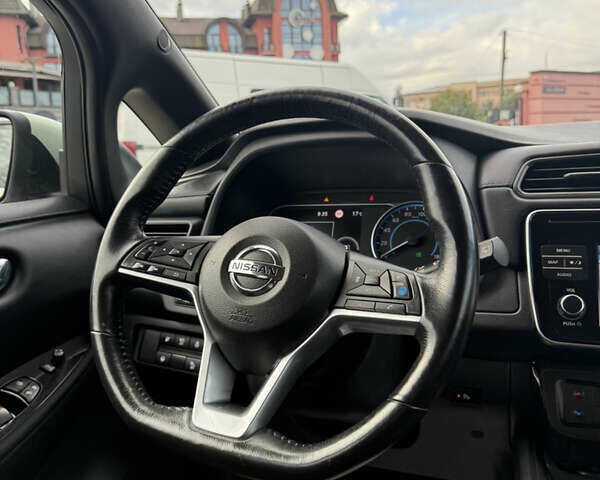 Зеленый Ниссан Лиф, объемом двигателя 0 л и пробегом 83 тыс. км за 12550 $, фото 19 на Automoto.ua