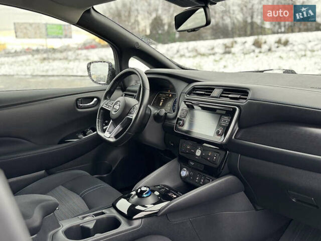 Зеленый Ниссан Лиф, объемом двигателя 0 л и пробегом 99 тыс. км за 11990 $, фото 28 на Automoto.ua